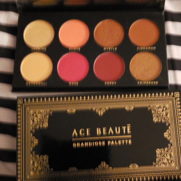 Ace Beautē Grandiose Eyeshadow Palette - Picture 3 of 7